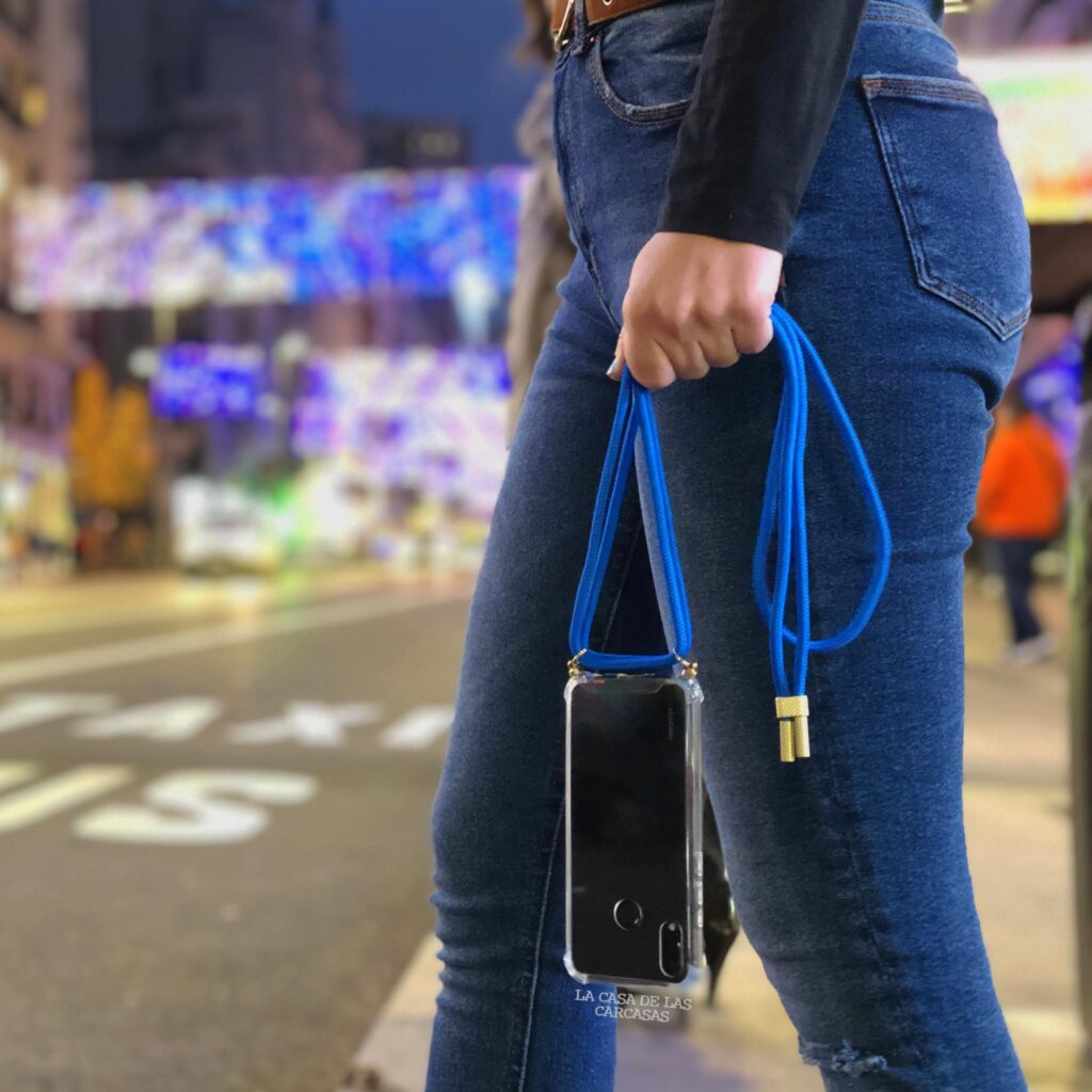 carcasa-colgante-azul