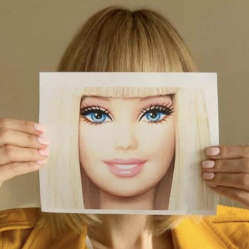 la vecina rubia influencer